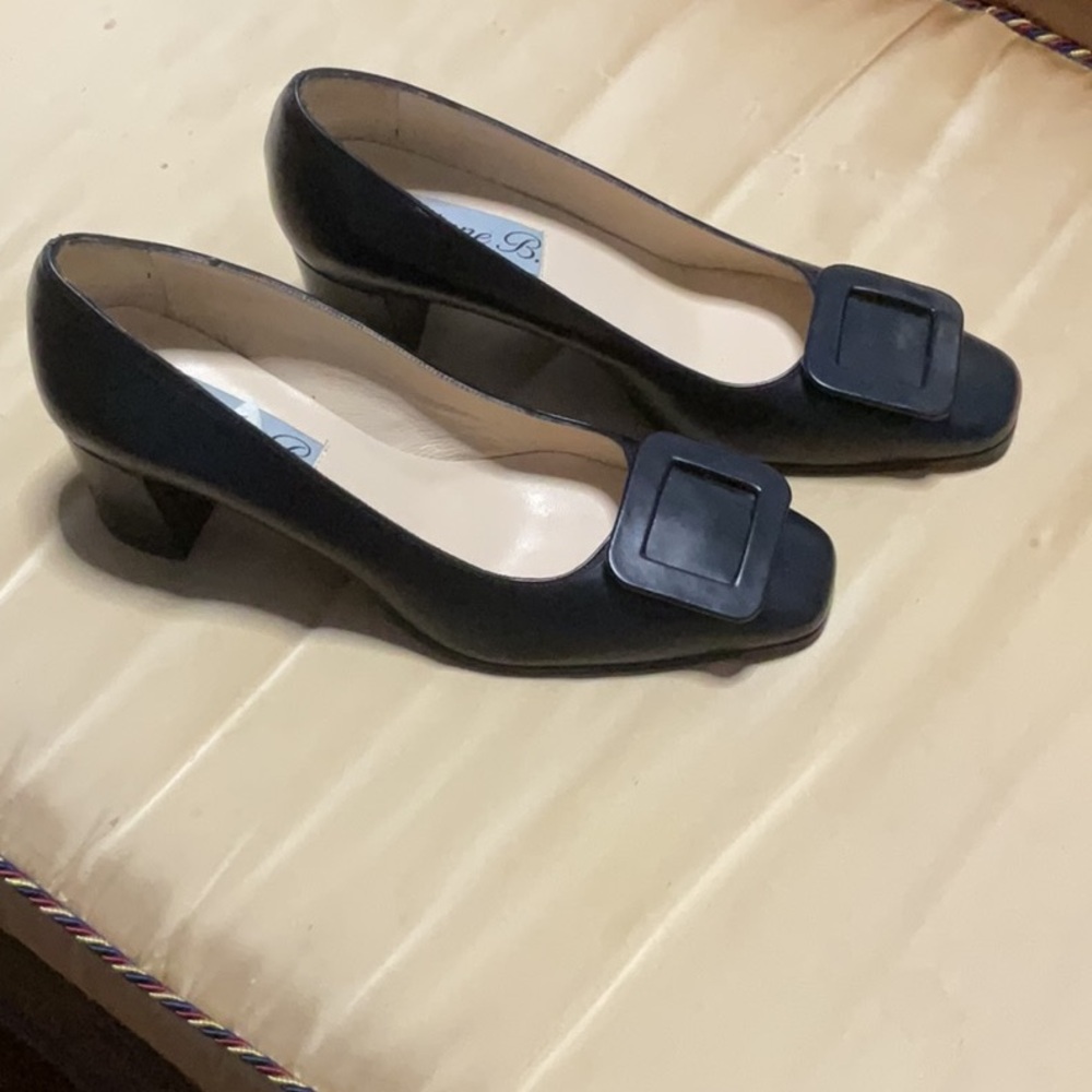 Chic Black Women's Heels with Buckle Detail